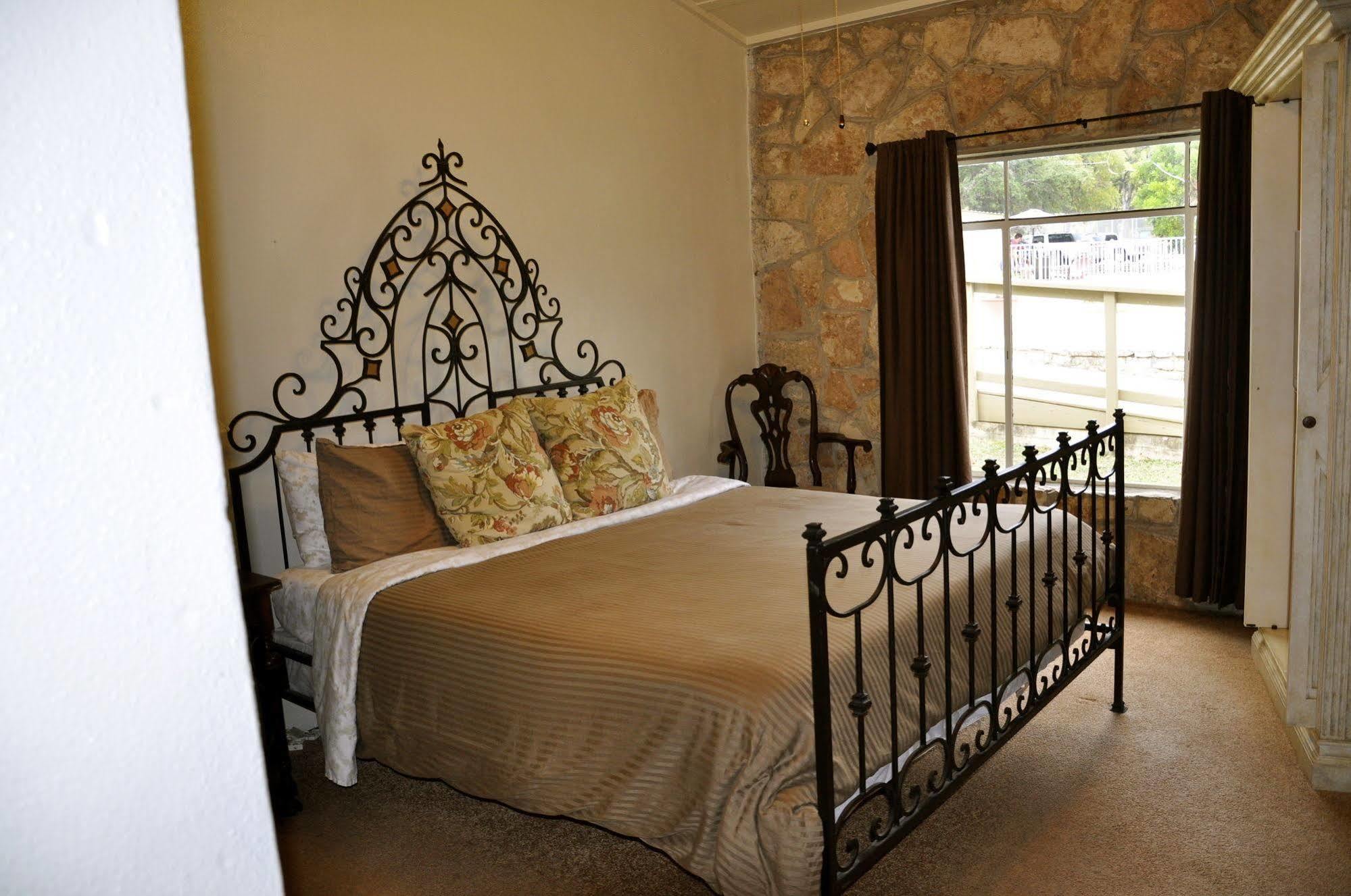The Lodge At Cypress Falls Wimberley Exterior foto